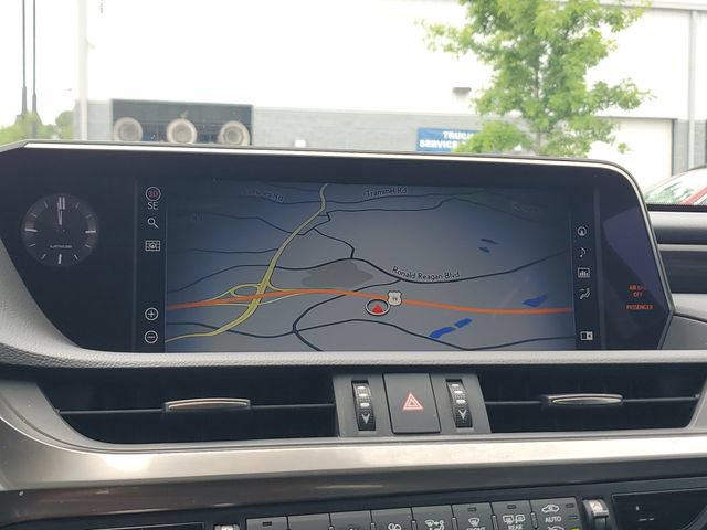 Used 2021 Lexus ES 300h Ultra Luxury w/ Accessory Package FWD image 25