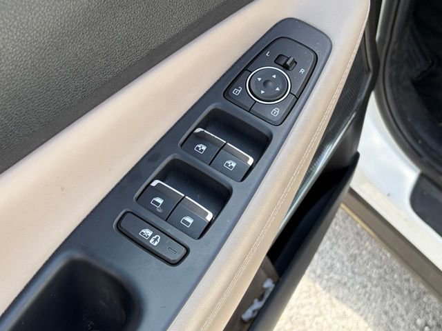 Used 2023 Hyundai Santa Fe SEL w/ Premium Package image 13