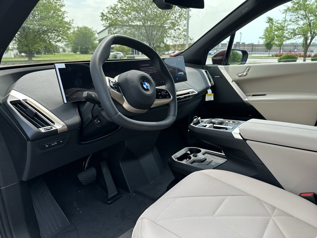 New 2026 BMW iX xDrive60 image 15