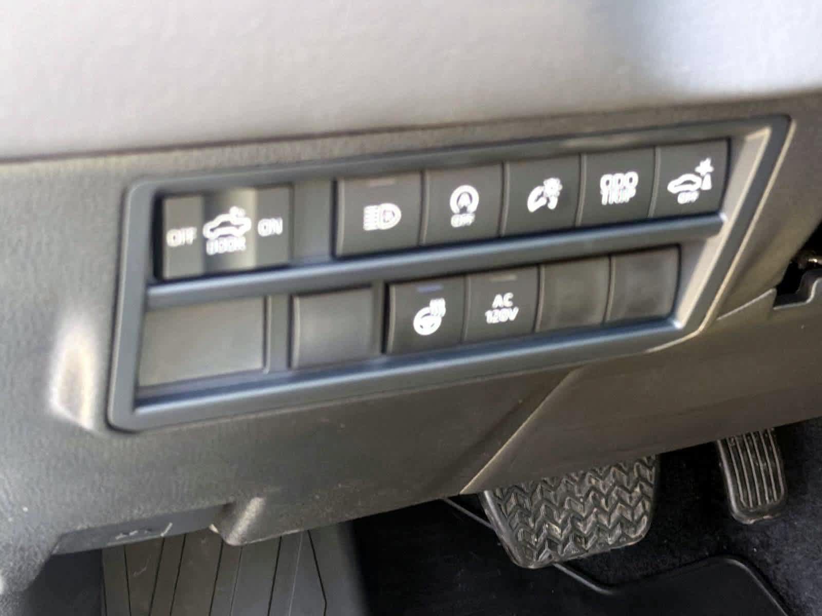 Used 2026 Toyota Tundra Platinum AWD/4WD image 24