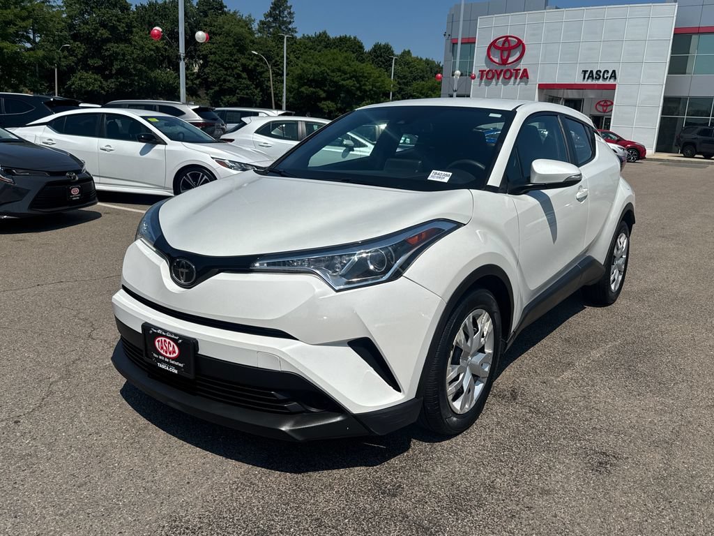Used 2019 Toyota C-HR LE FWD image 3