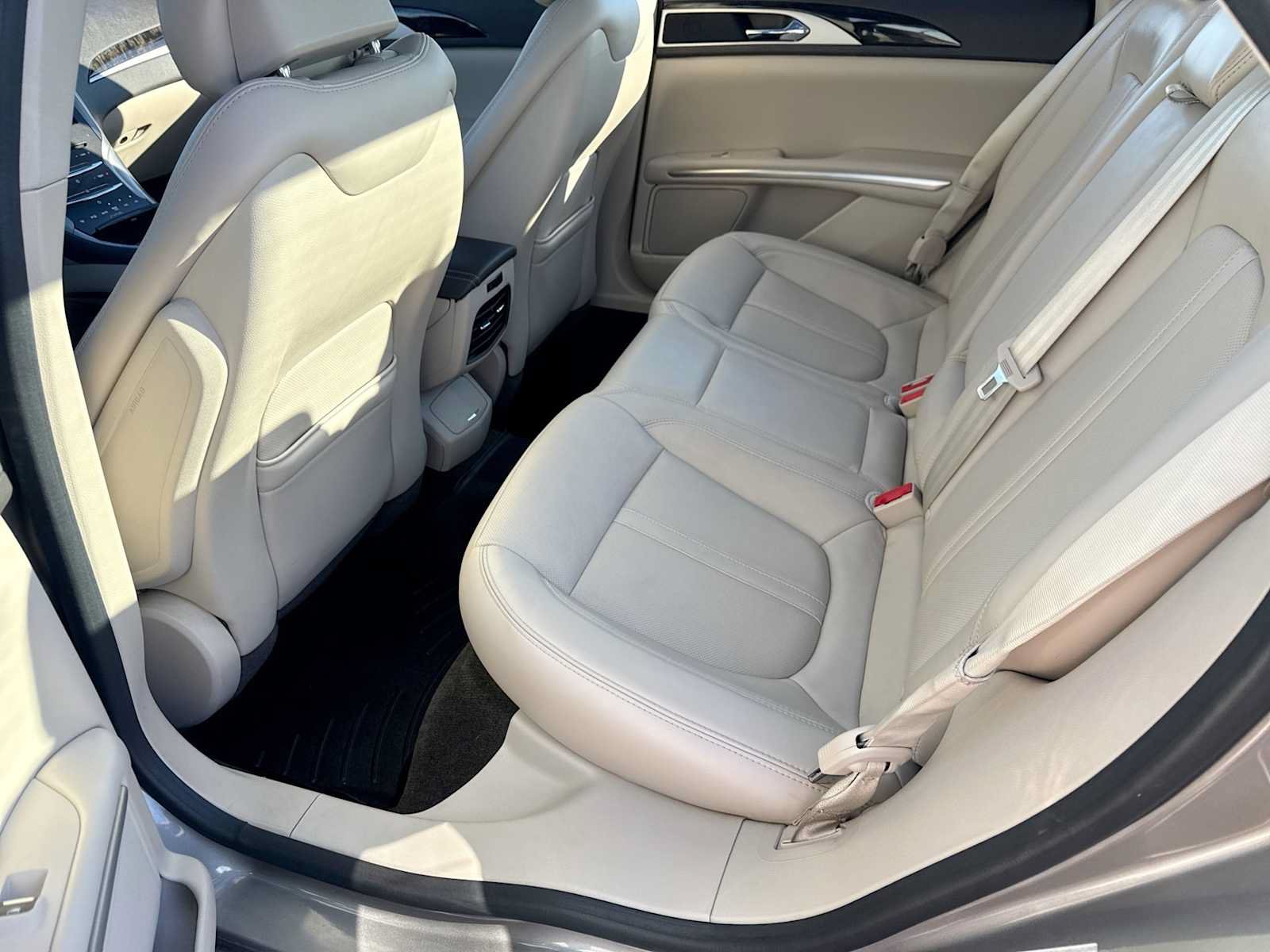 Used 2016 Lincoln MKZ Hybrid w/ Equipment Group 600A Reserve FWD image 18
