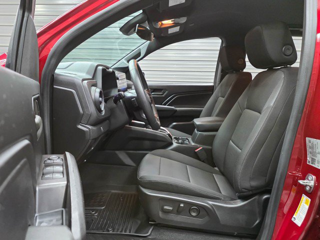 Used 2023 Chevrolet Colorado Trail Boss w/ Technology Package AWD/4WD image 18