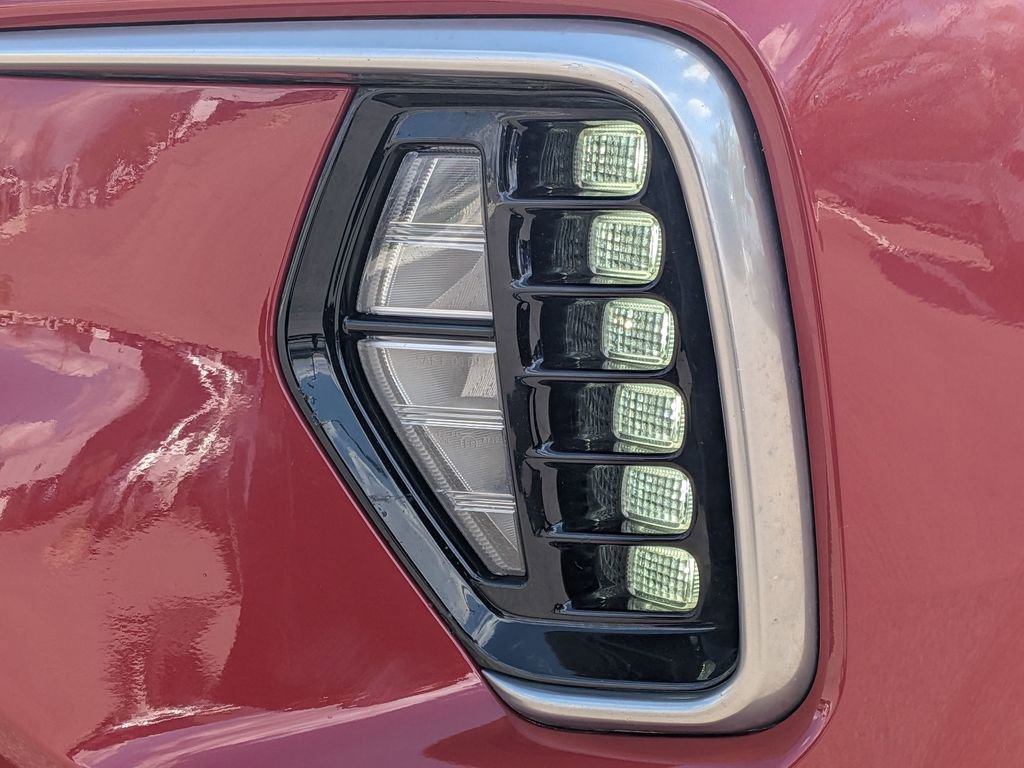 Used 2017 Hyundai Santa Fe Limited w/ Cargo Package image 9