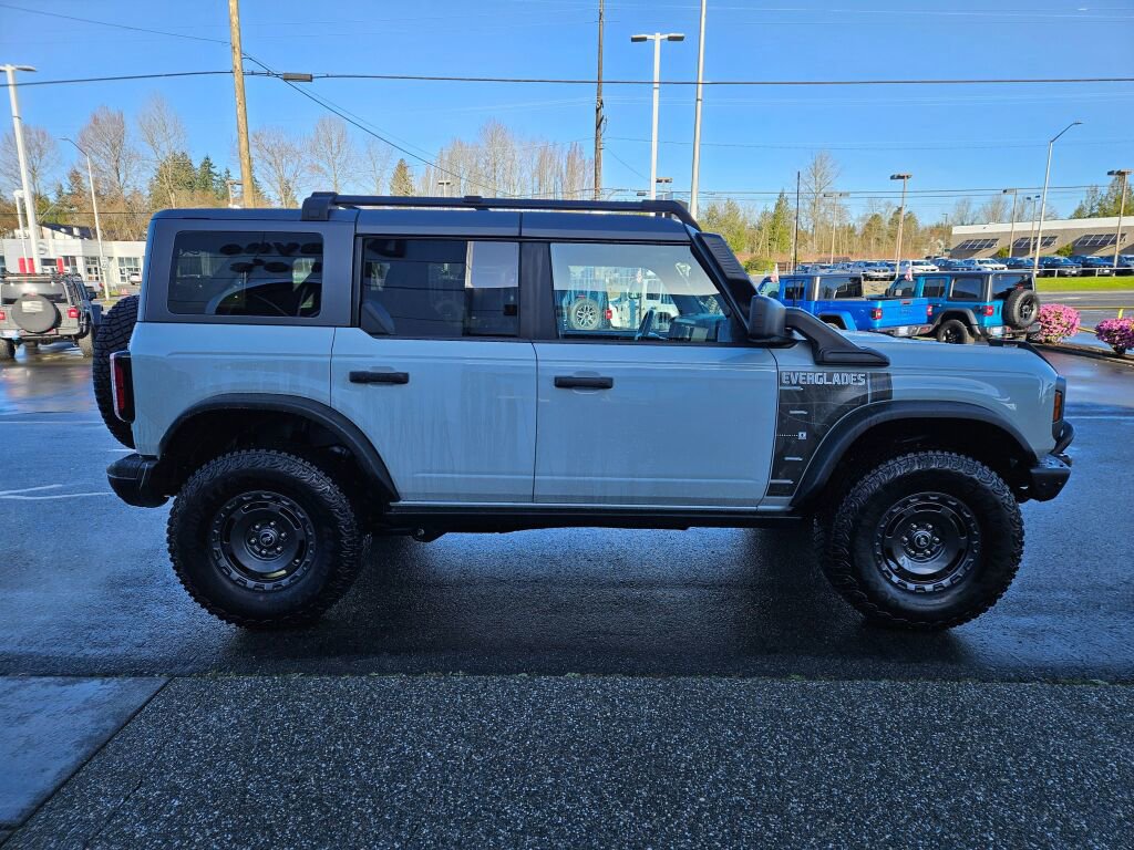Used 2024 Ford Bronco Everglades image 6