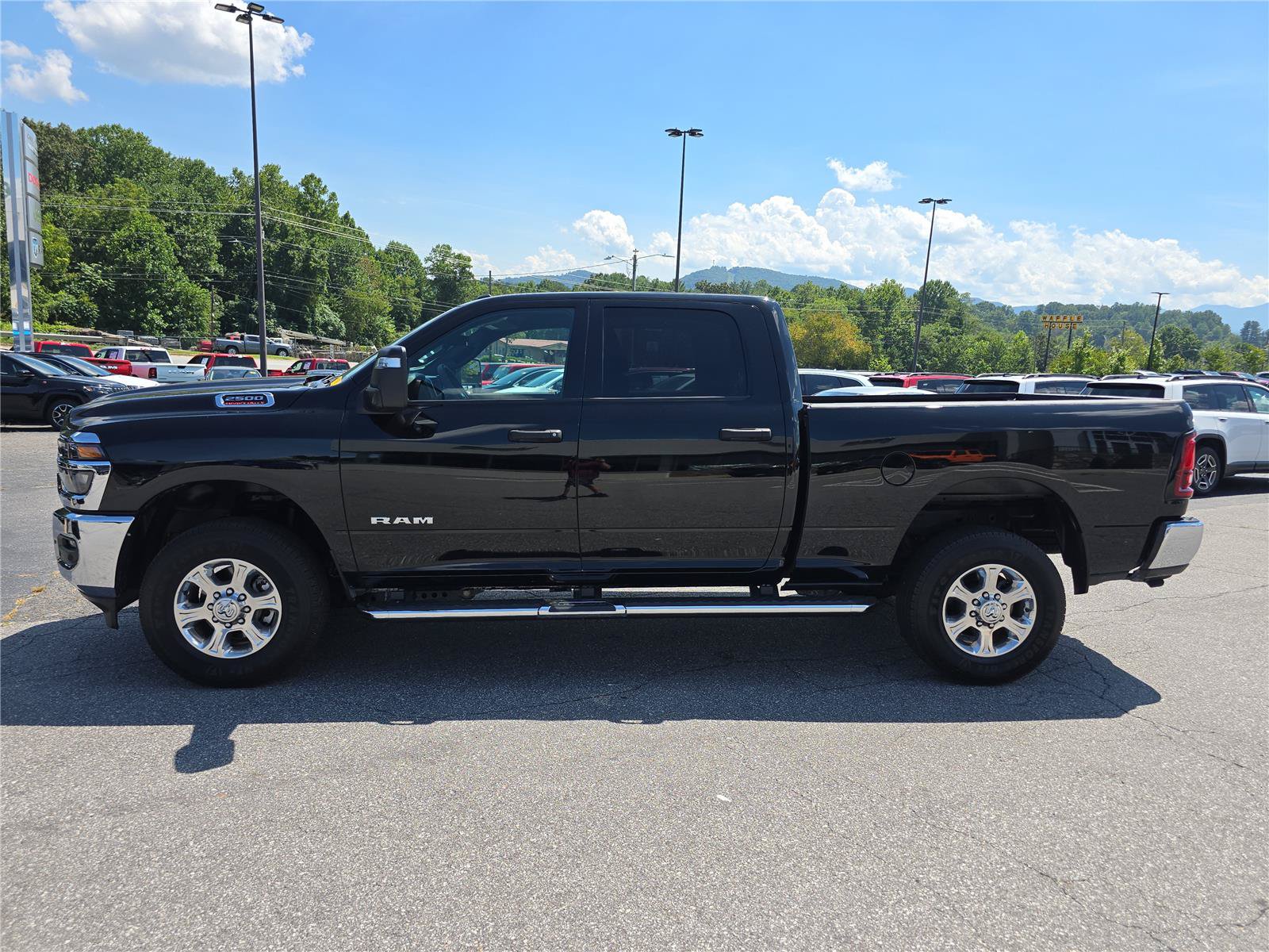 Used 2026 RAM 2500 Big Horn AWD/4WD image 6