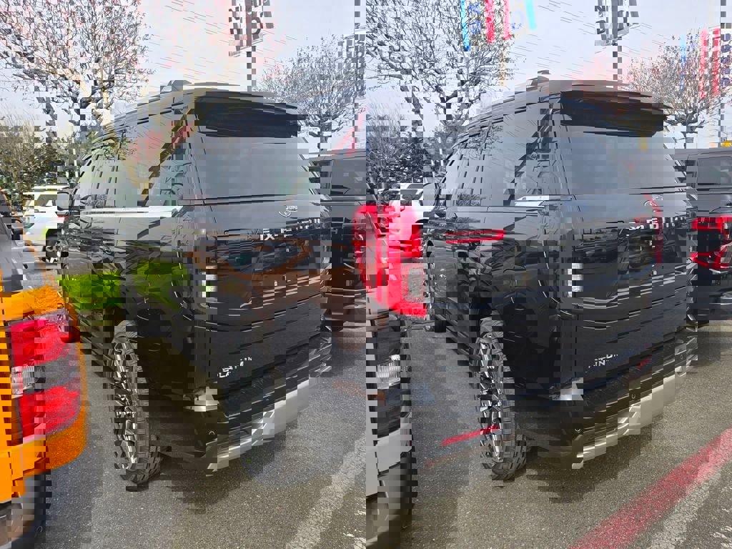 New 2026 Ford Expedition Platinum w/ Platinum Ultimate Package image 4