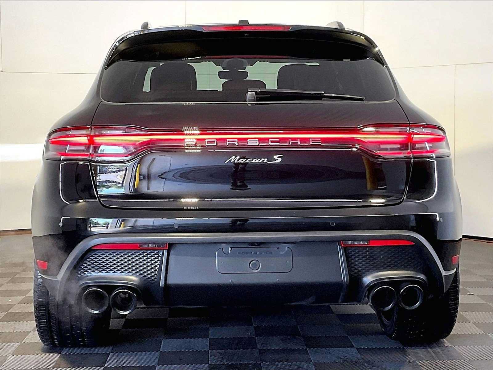 Certified 2024 Porsche Macan S AWD/4WD image 6