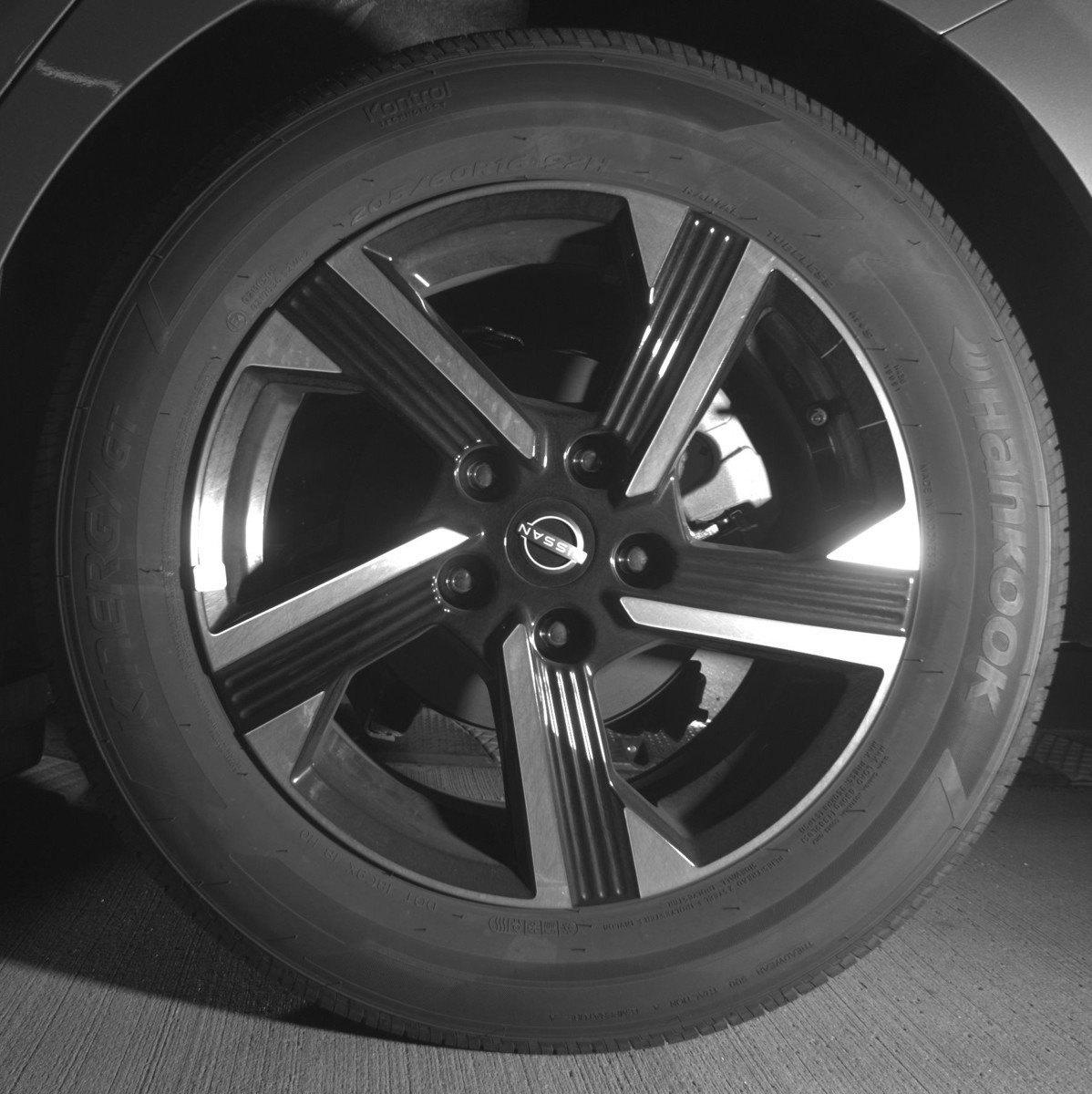 Used 2025 Nissan Sentra SV image 14