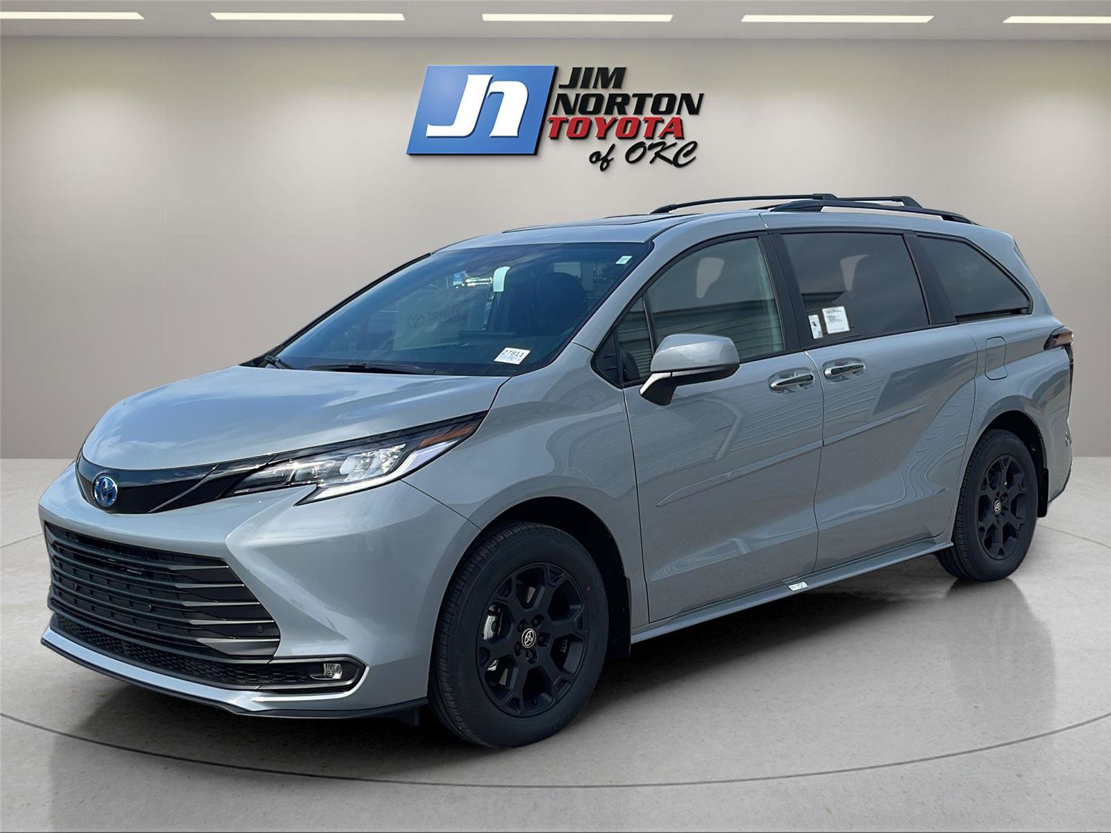 New 2025 Toyota Sienna XSE