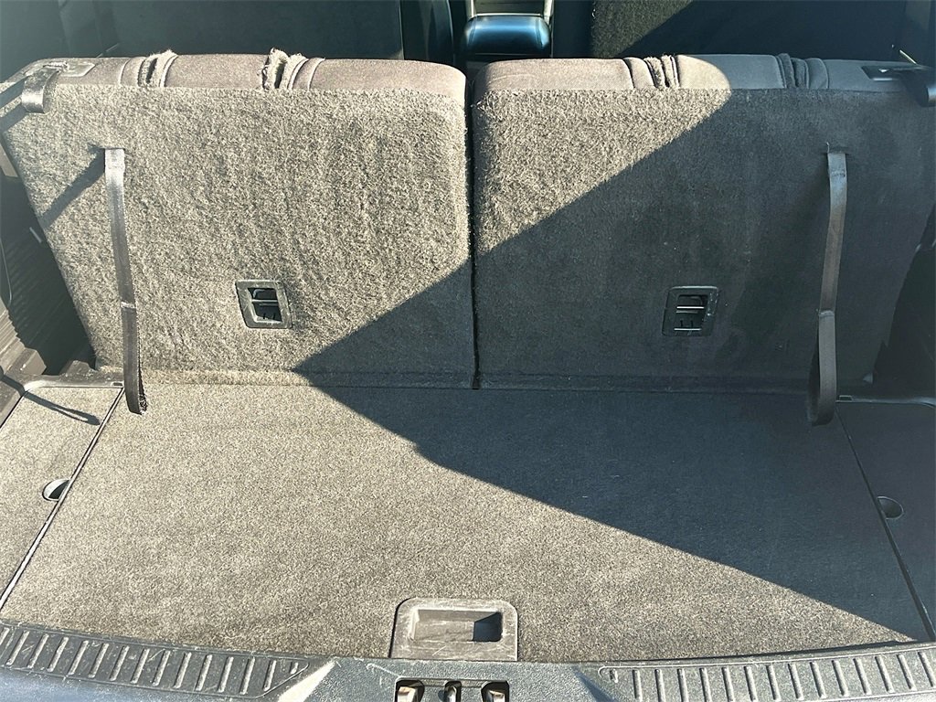 Used 2020 Ford Explorer XLT image 25