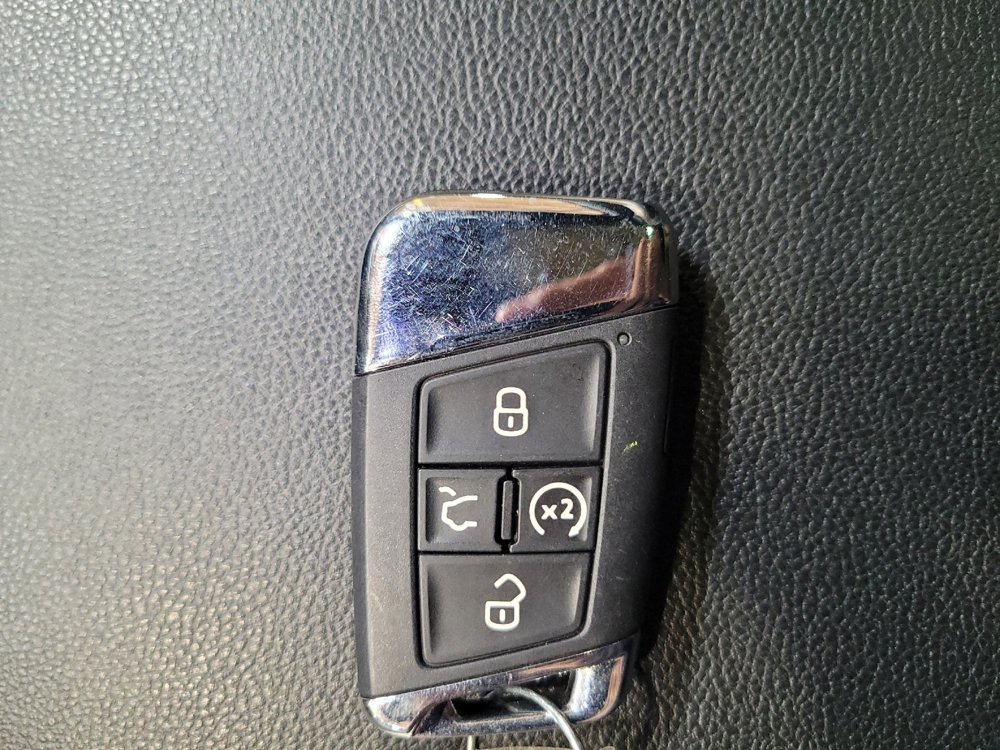 Used 2022 Volkswagen Atlas Cross Sport SE FWD image 32