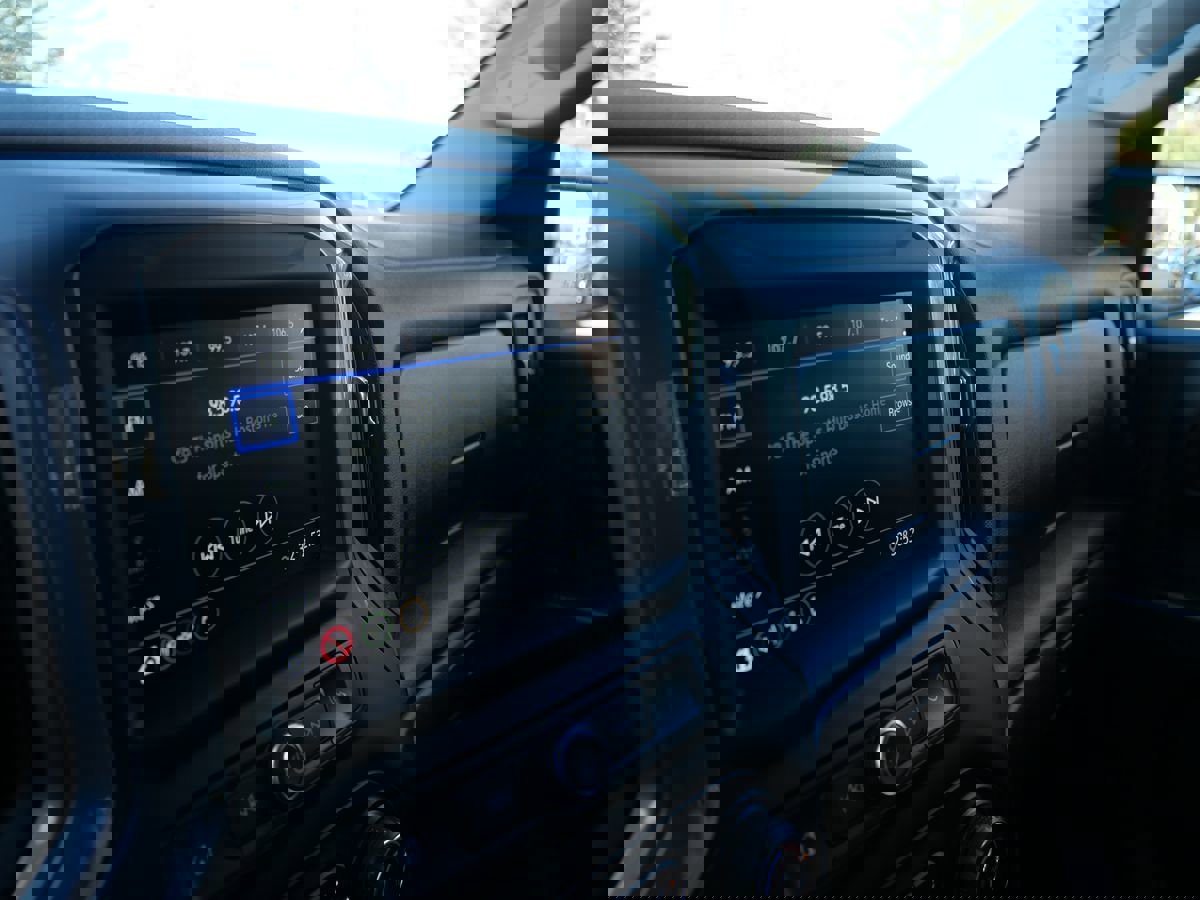 Used 2020 Chevrolet Silverado 1500 Custom w/ Custom Value Package image 13