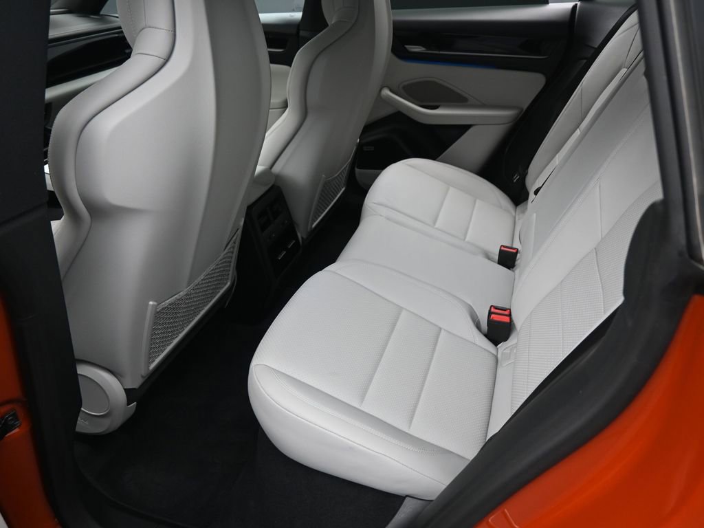 Used 2024 Porsche Macan 4 Electric AWD/4WD image 12