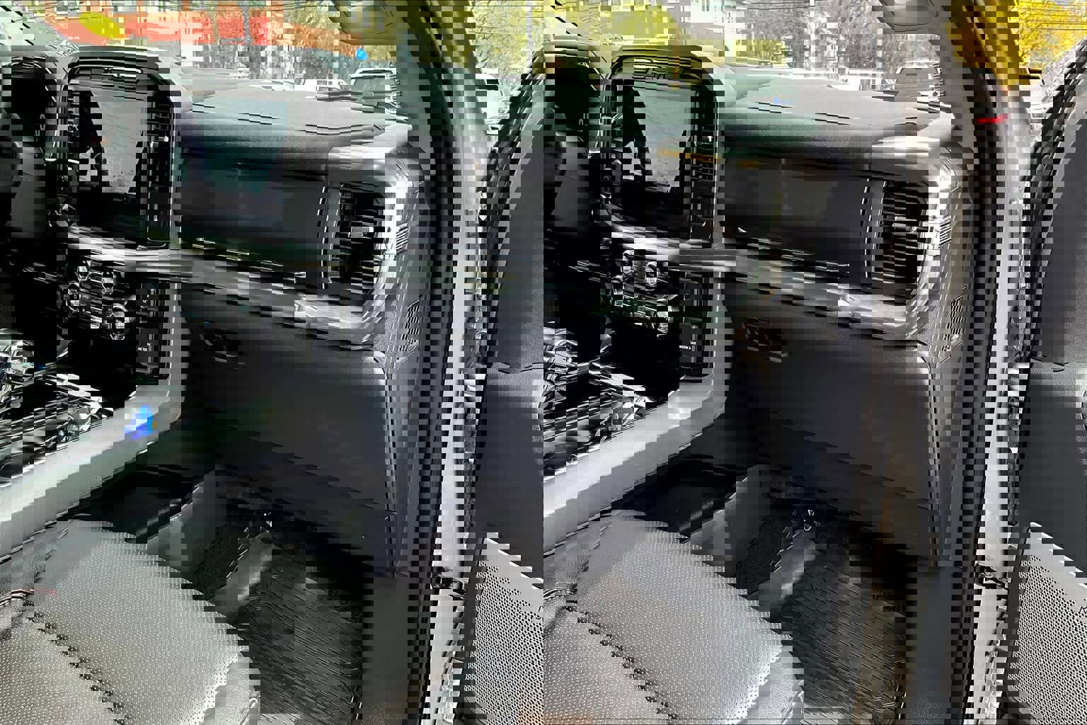 Used 2022 Ford F150 Lariat w/ Equipment Group 502A High image 25