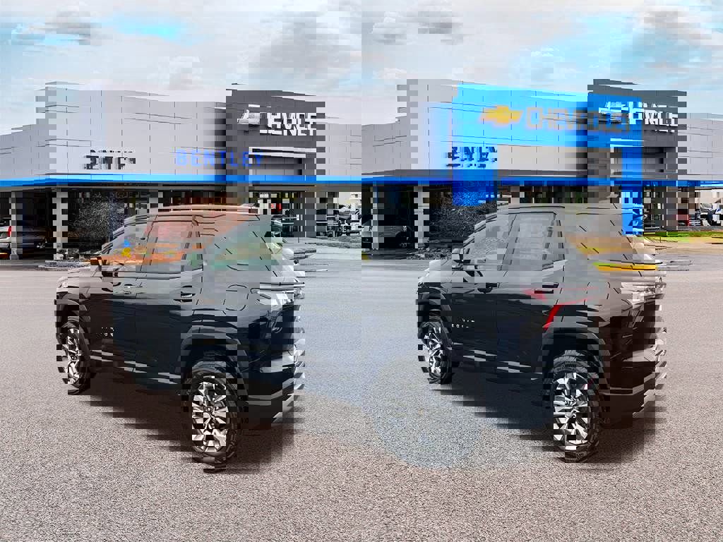 New 2026 Chevrolet Equinox LT image 3