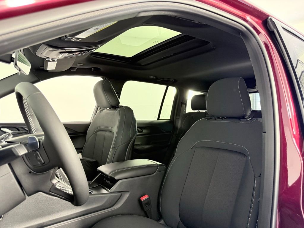 New 2025 Jeep Grand Cherokee Laredo X image 11