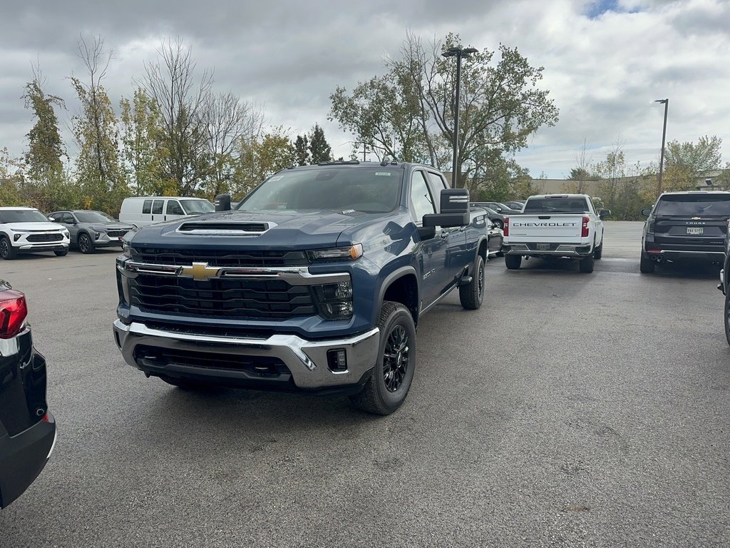 New 2026 Chevrolet Silverado 3500 LT image 2