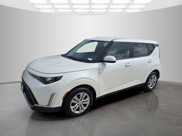 Used 2024 Kia Soul LX FWD image 4