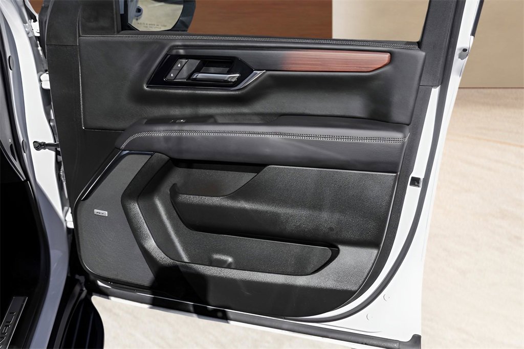Used 2025 GMC Yukon XL Denali image 30