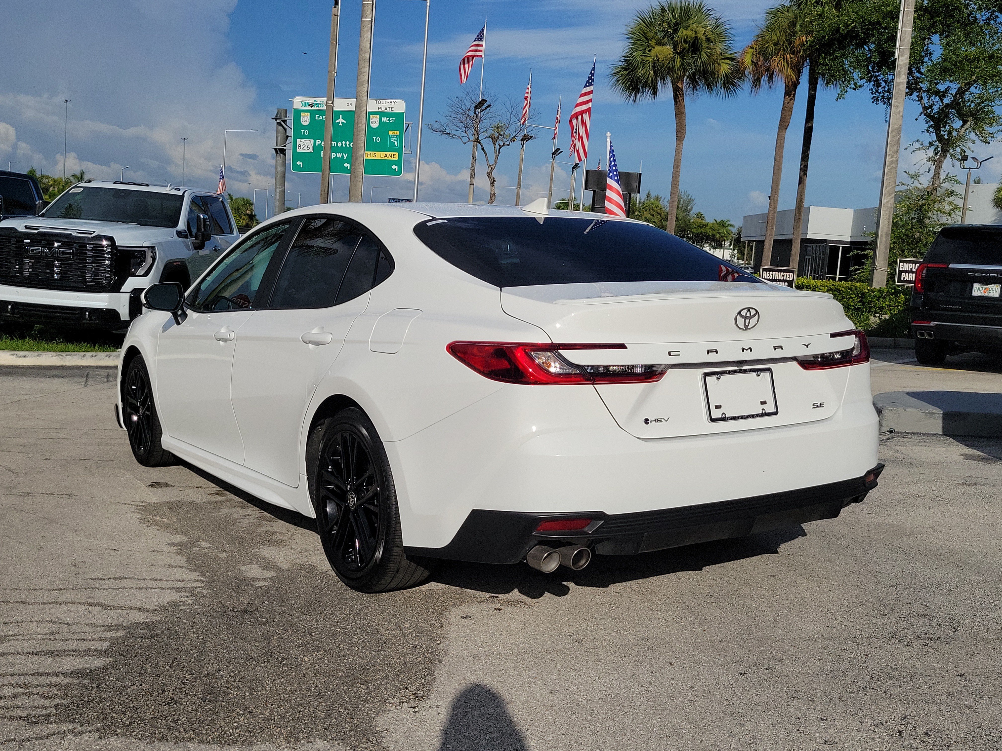 Used 2026 Toyota Camry SE FWD image 8