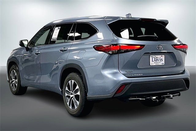 Used 2022 Toyota Highlander XLE image 6