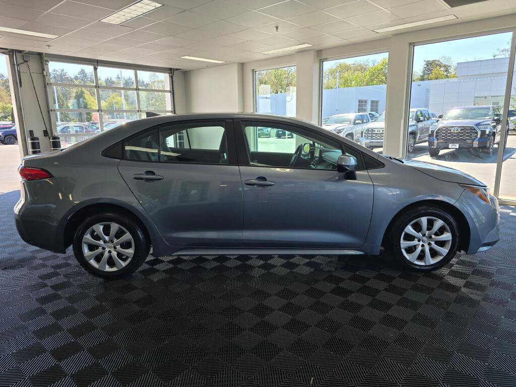 Used 2023 Toyota Corolla LE FWD image 2