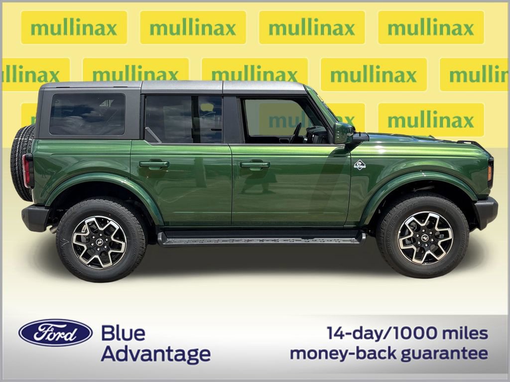 Used 2025 Ford Bronco Outer Banks AWD/4WD image 2