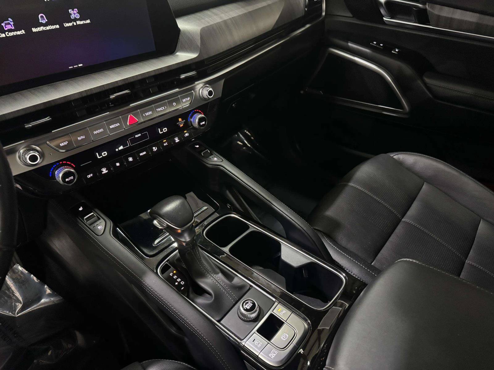 Used 2023 Kia Telluride EX w/ EX Captain's Chair Package FWD image 40