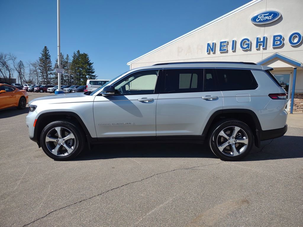 Used 2023 Jeep Grand Cherokee L Limited w/ MOPAR Finishing Package AWD/4WD image 2