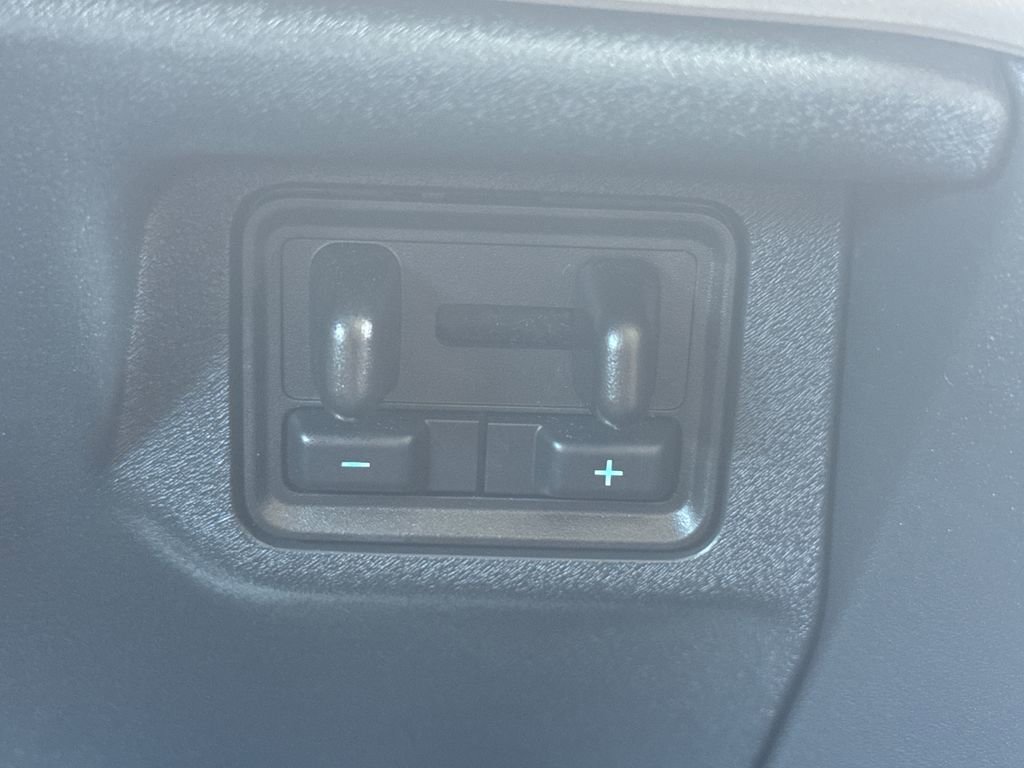 Used 2025 Ford Expedition Active RWD image 22