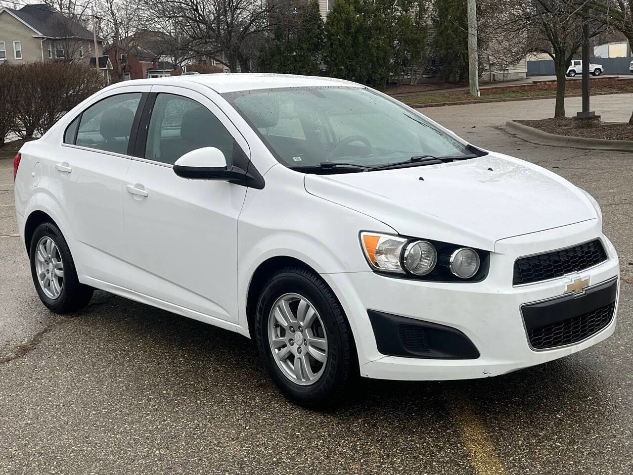 Used 2016 Chevrolet Sonic LT image 9