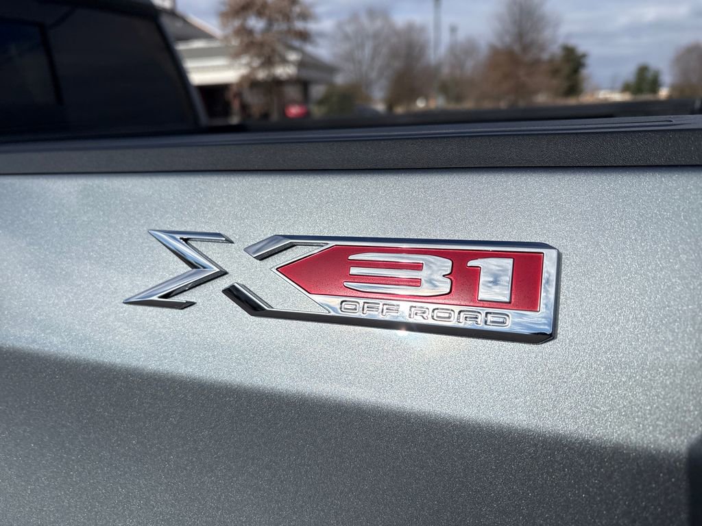 New 2026 GMC Sierra 1500 SLT w/ SLT Premium Plus Package image 12