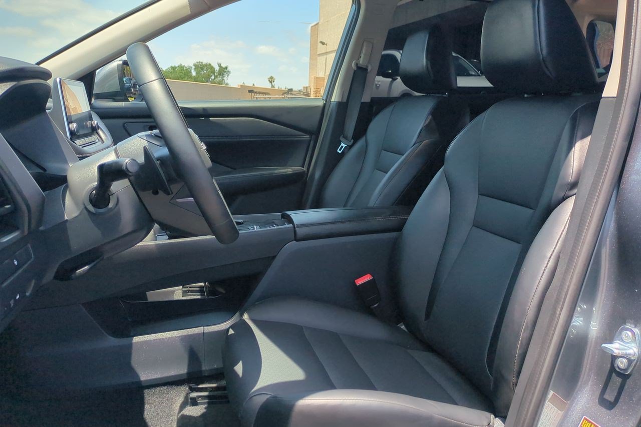 Certified 2025 Nissan Rogue SV w/ SV Premium Package FWD image 20