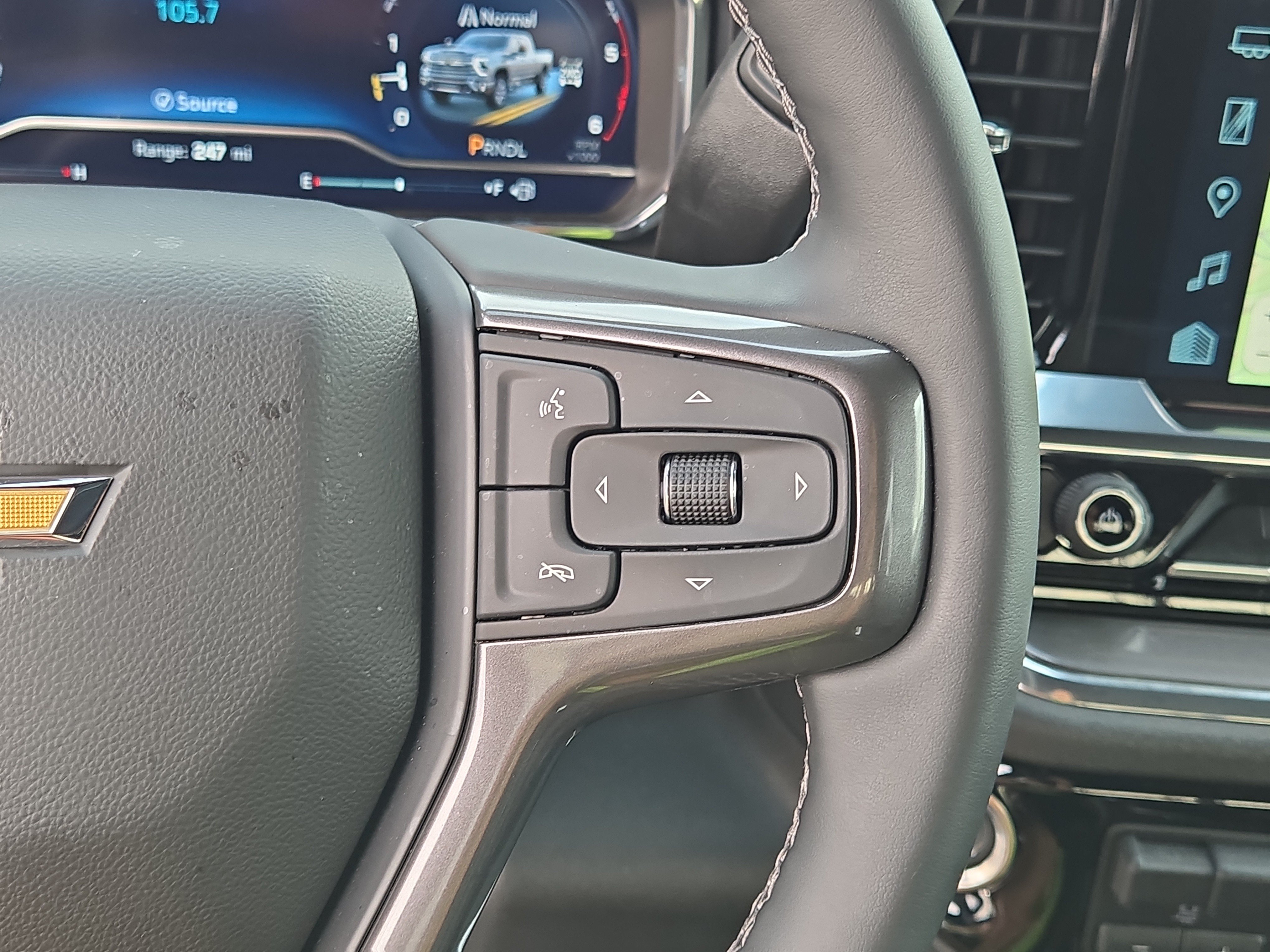 Used 2025 Chevrolet Silverado 2500 High Country w/ Technology Package AWD/4WD image 27