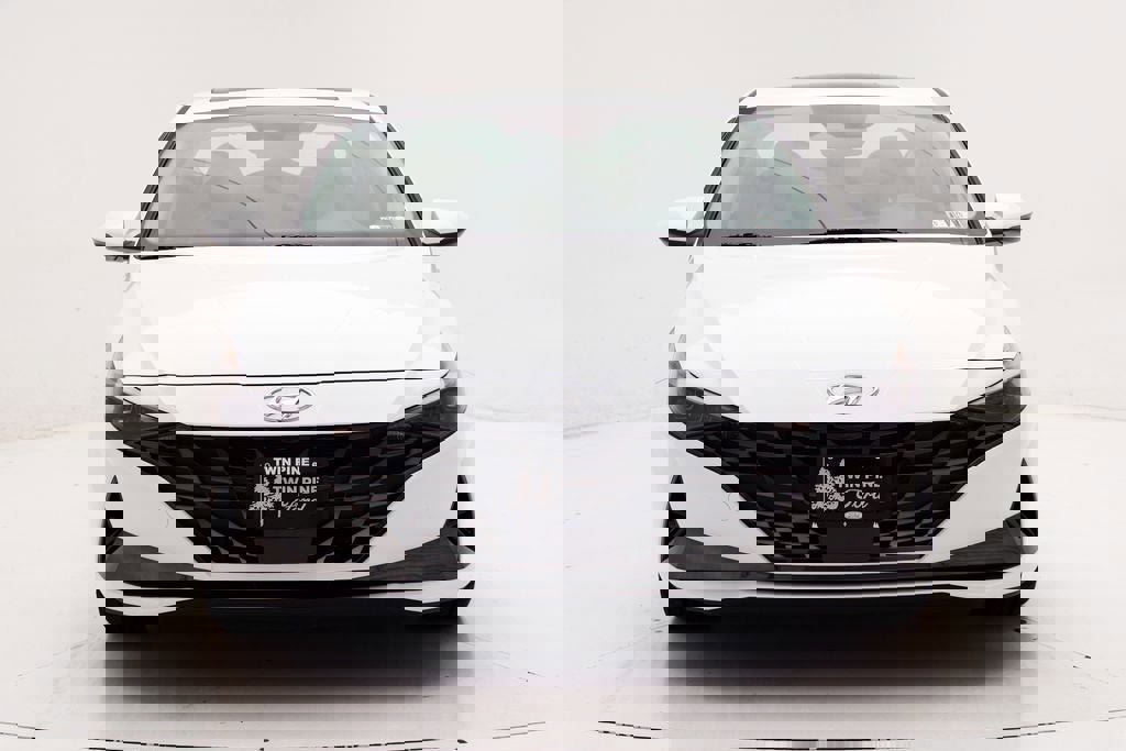 Used 2023 Hyundai Elantra Limited image 3