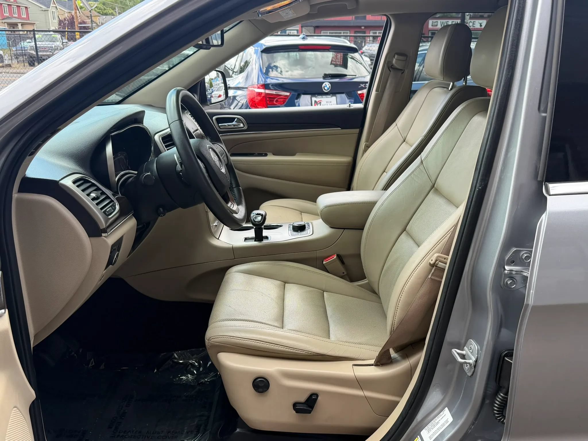 Used 2014 Jeep Grand Cherokee Limited w/ Luxury Group II AWD/4WD image 13