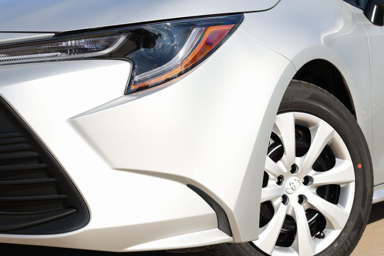 Used 2024 Toyota Corolla LE image 9