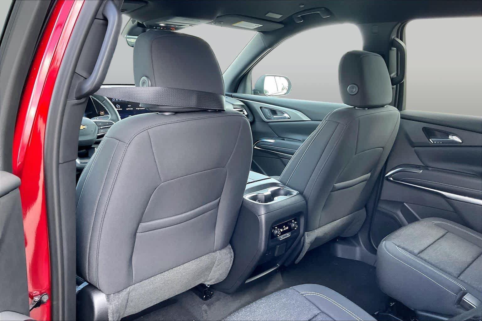 New 2027 Chevrolet Traverse LT w/ Driver Confidence Package FWD image 22