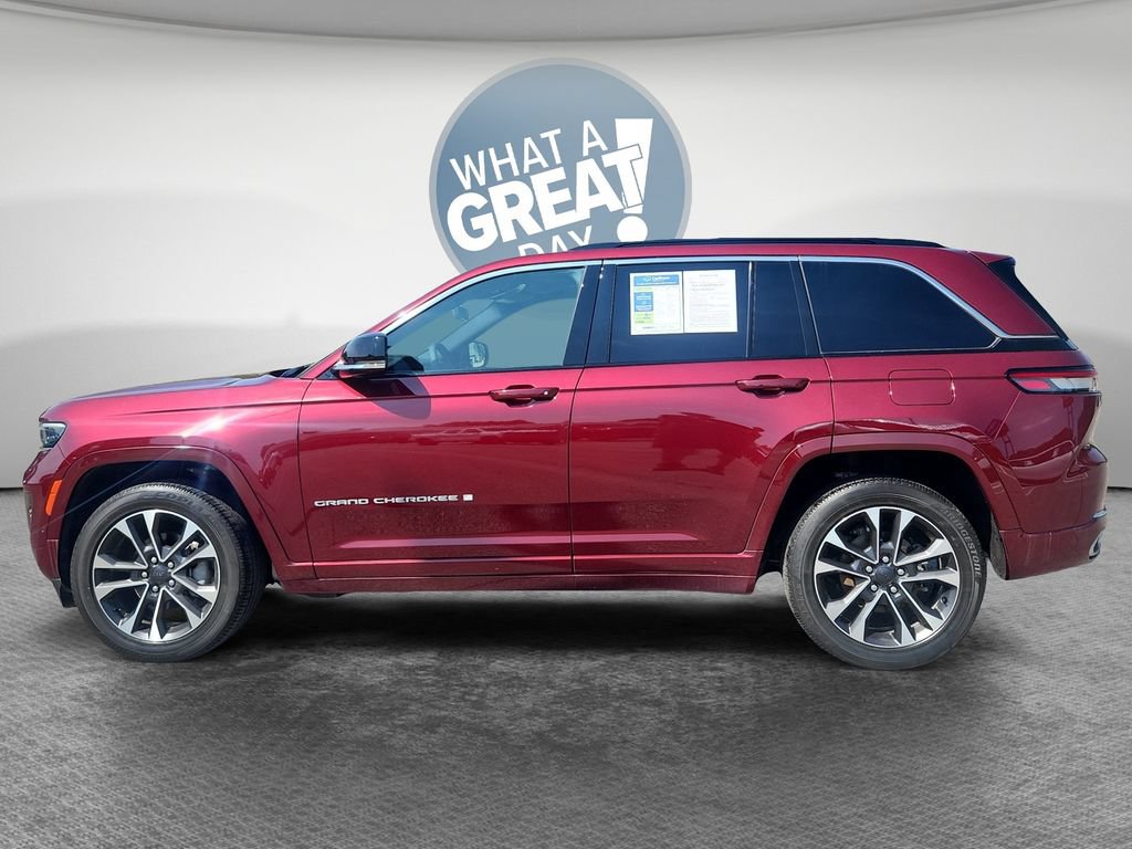 Used 2024 Jeep Grand Cherokee Overland w/ Luxury Tech Group IV AWD/4WD image 7