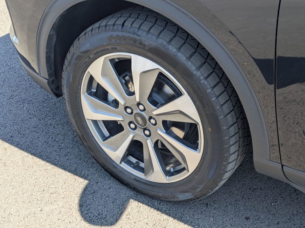 Used 2025 Ford Escape Platinum image 24