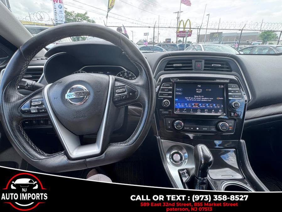Used 2016 Nissan Maxima Platinum w/ Interior Lighting Package image 23