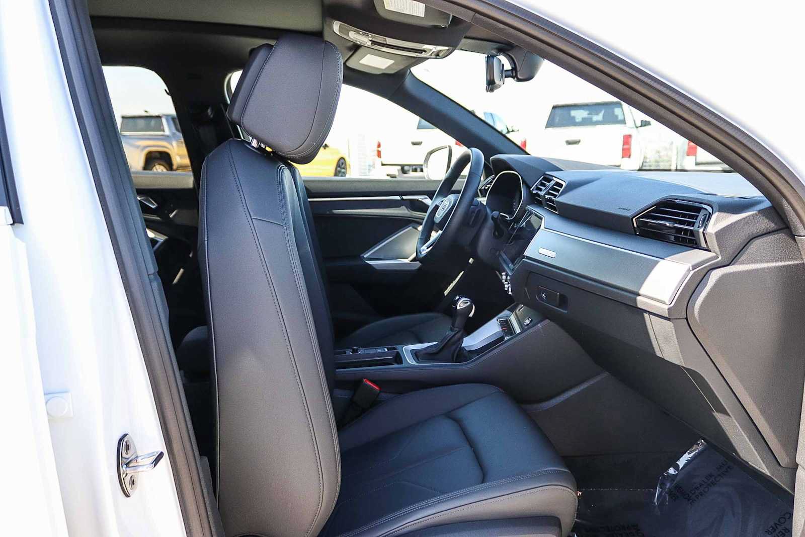 Used 2025 Audi Q3 2.0T Premium w/ Convenience Package AWD/4WD image 22