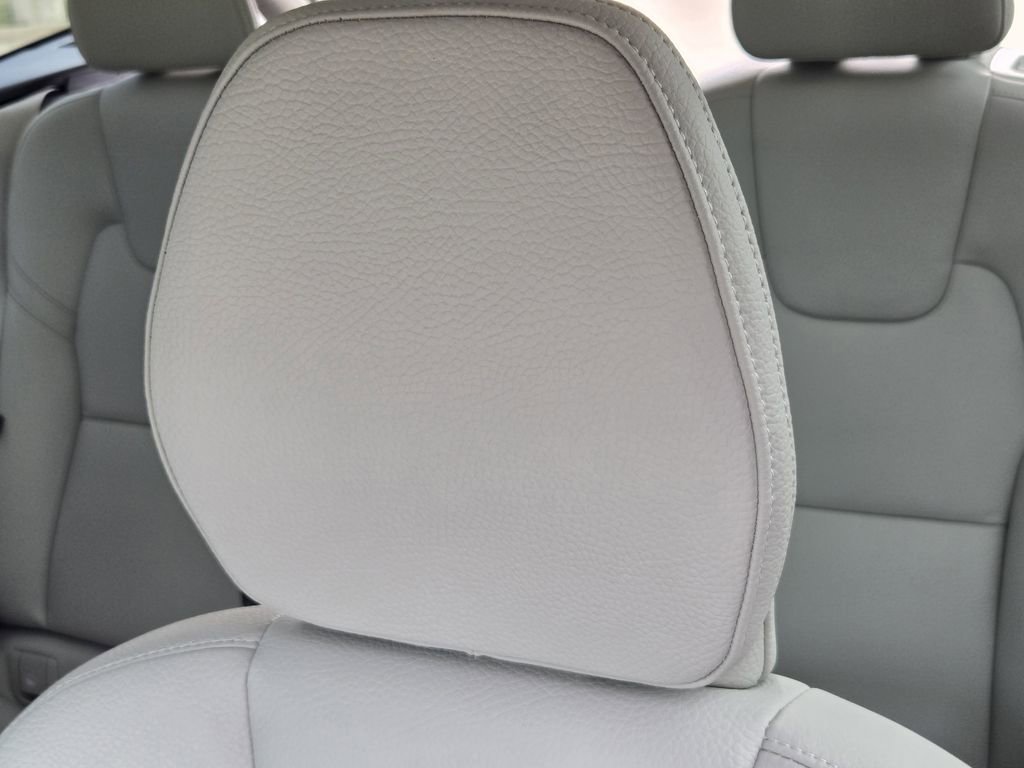 Used 2024 Volvo XC60 B5 Plus AWD/4WD image 21