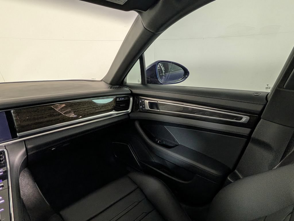 Certified 2022 Porsche Panamera 4 Executive AWD/4WD image 23