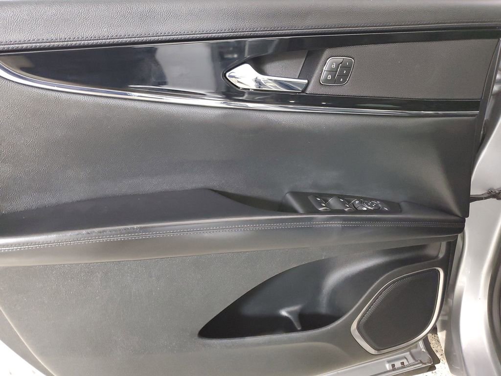 Used 2023 Lincoln Nautilus FWD image 18