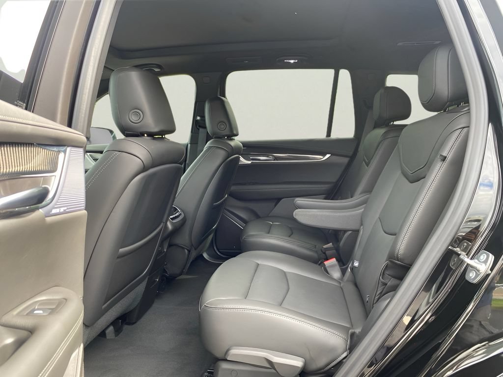 Certified 2025 Cadillac XT6 Sport w/ LPO, Floor Liner Package AWD/4WD image 16