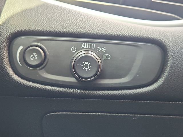 Used 2022 Chevrolet Malibu RS FWD image 17