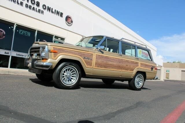 Used 1990 Jeep Grand Wagoneer AWD/4WD image 32