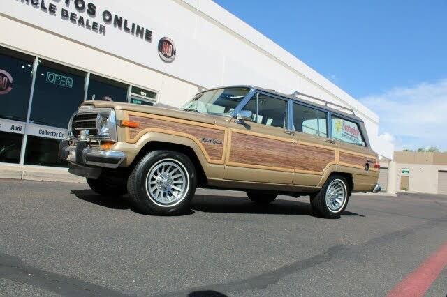 Used 1990 Jeep Grand Wagoneer image 32